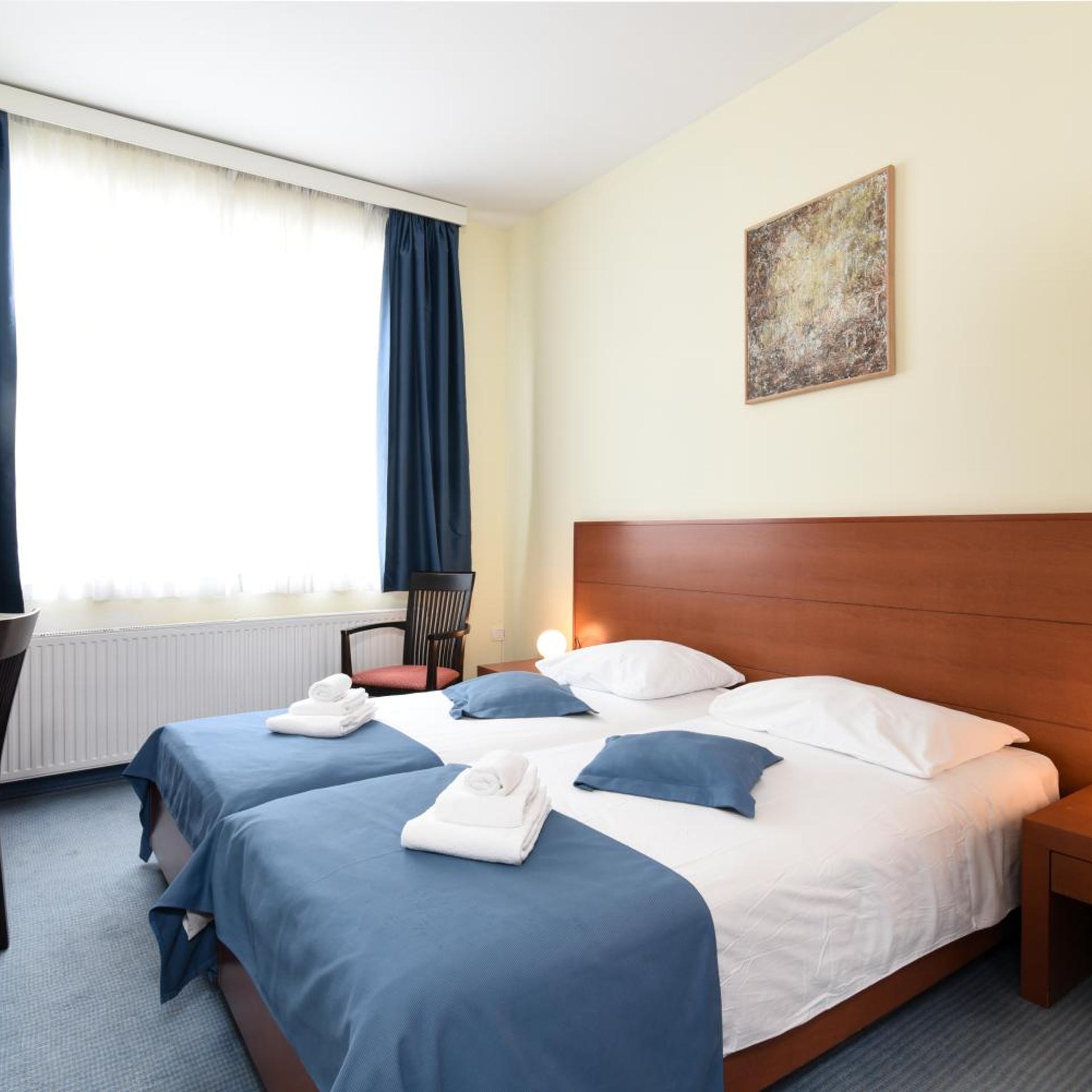Room, Double or Twin Bed, Sea Side