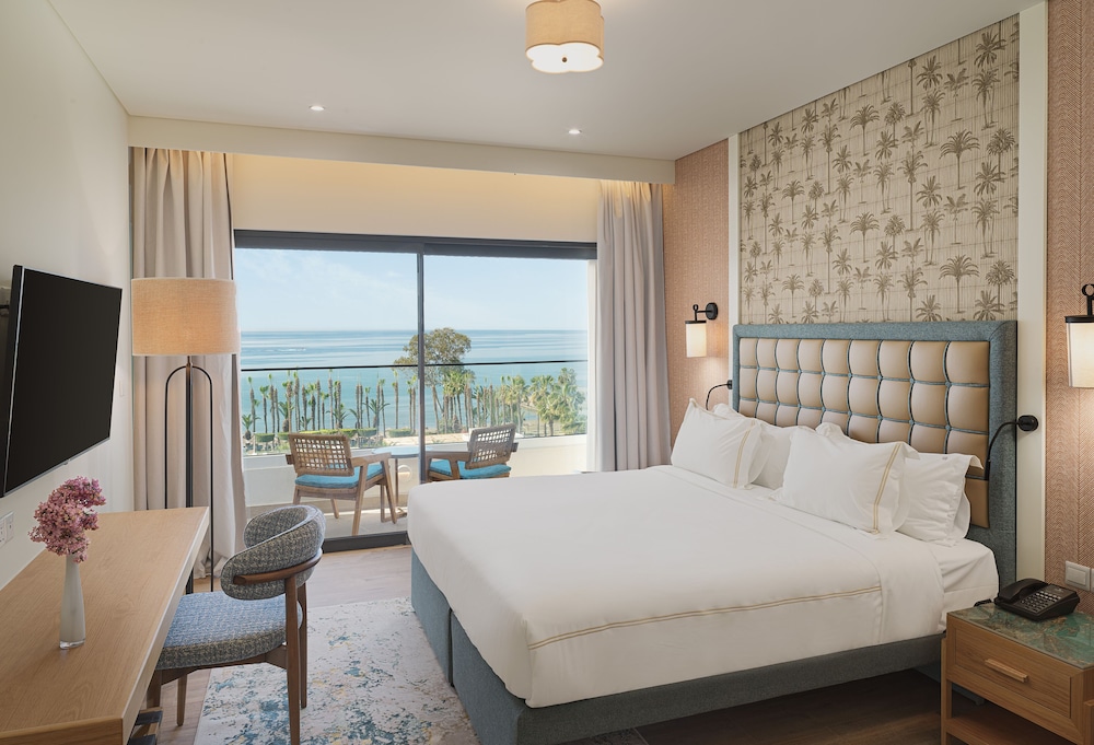 DELUXE, SEA VIEW