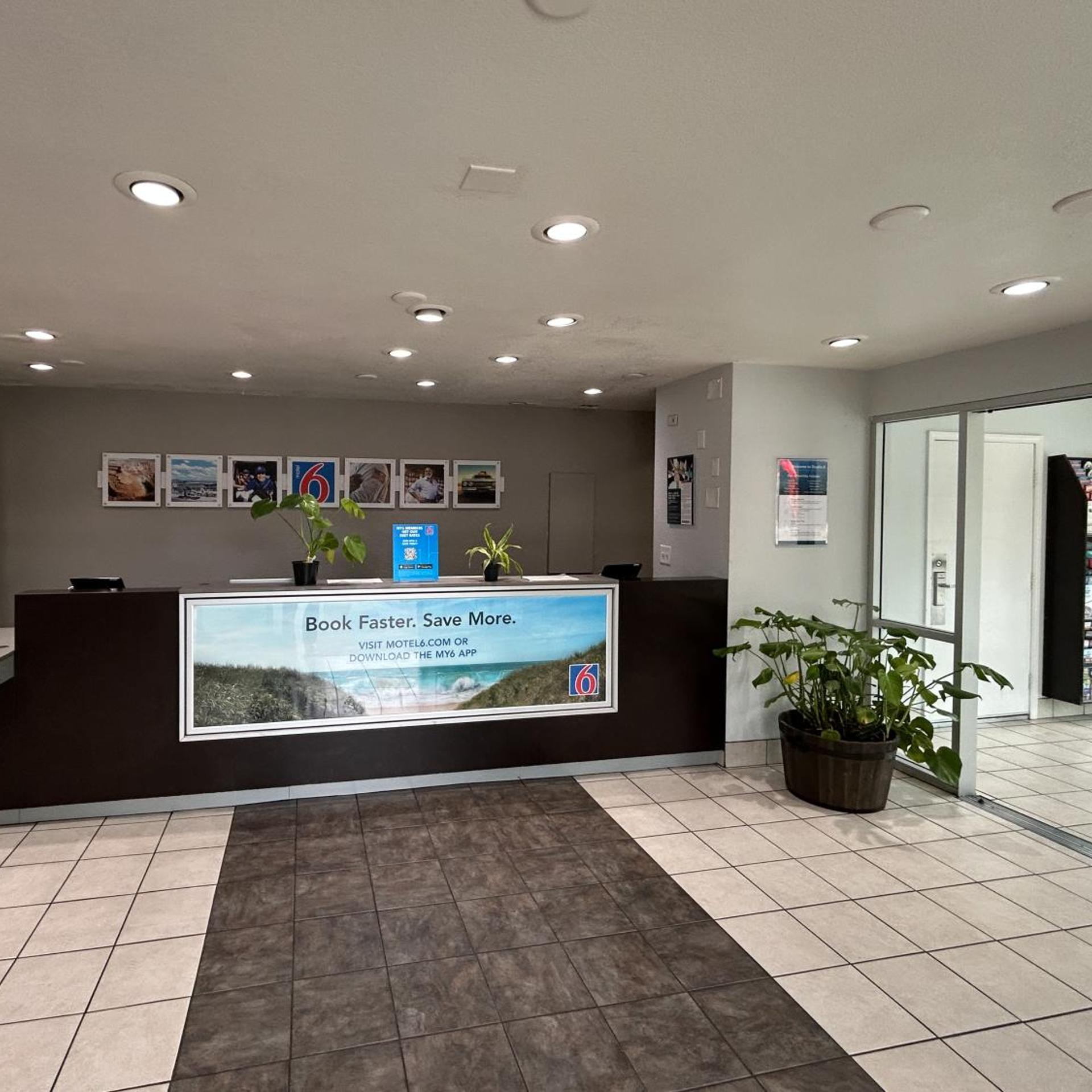 Lobby at Studio6 San Diego, CA - Hotel Circle - Mission Valley, SAN DIEGO - CA