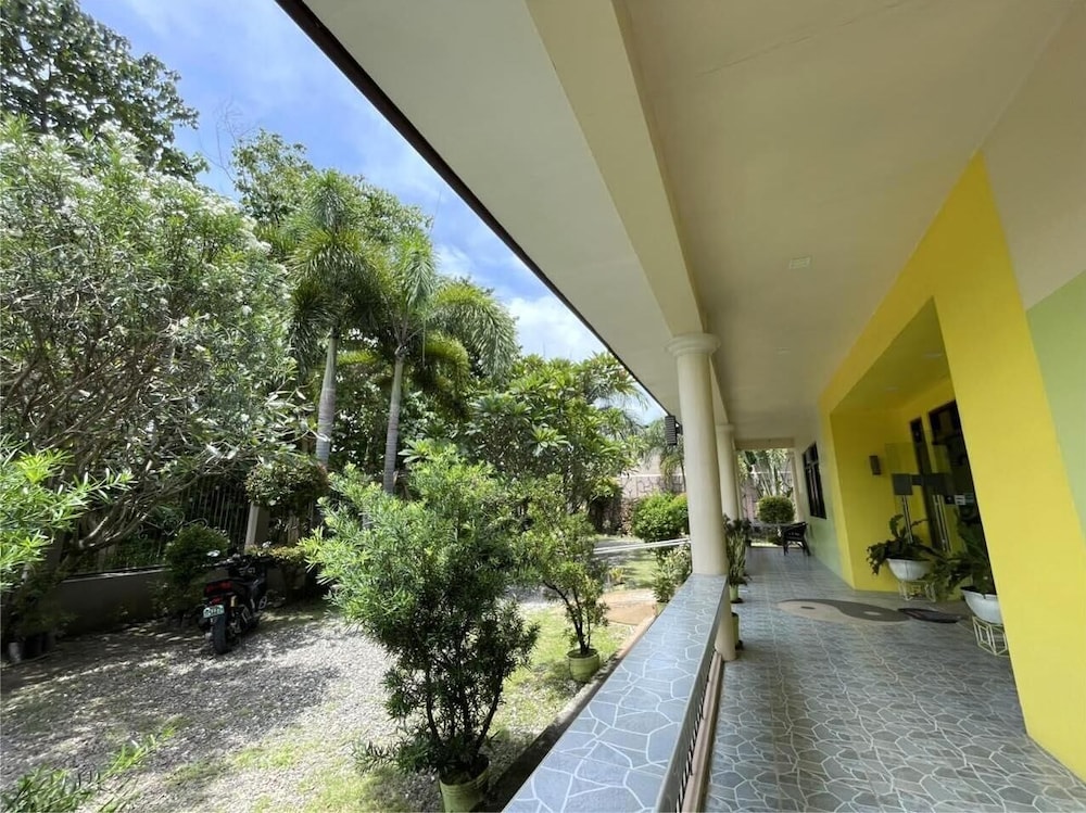 Sulit Budget Hotel 22/24
