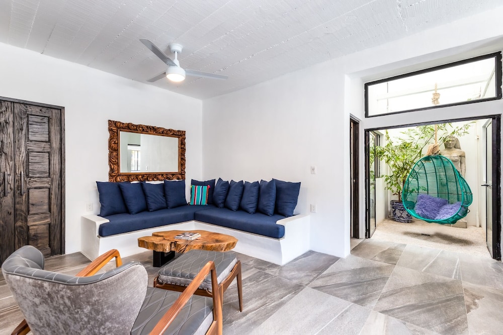 Cuale Condo Retreats 30/50