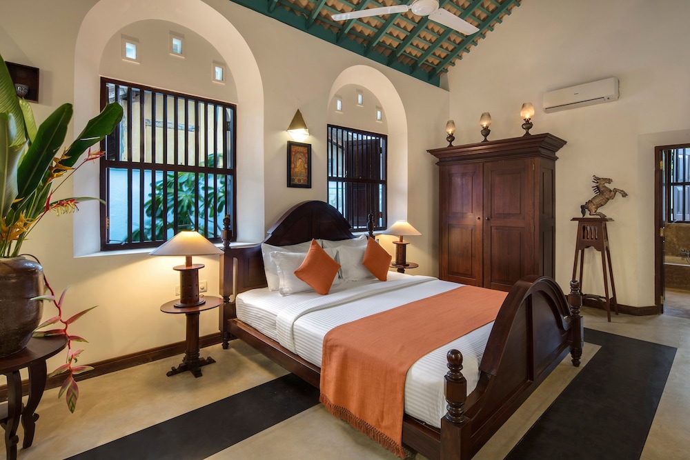 SUPER, DELUXE, BATHTUB
