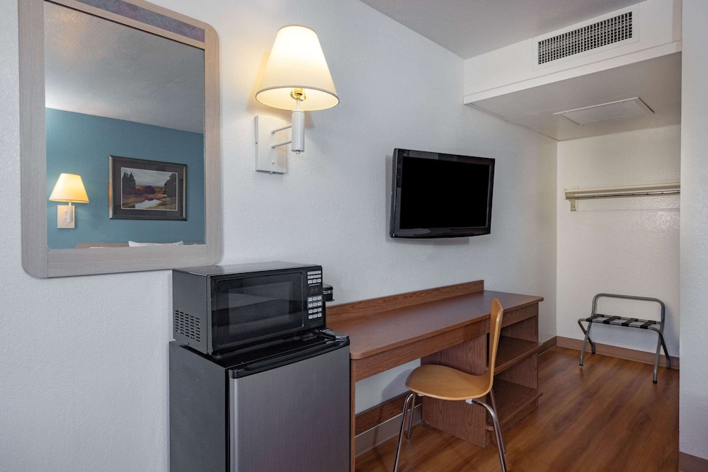 Travelodge by Wyndham Miles City 40/60