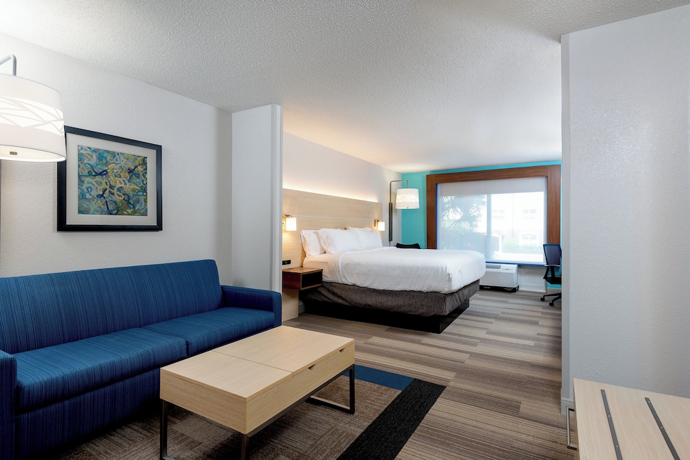Holiday Inn Express Hotel & Suites Daphne 29/74