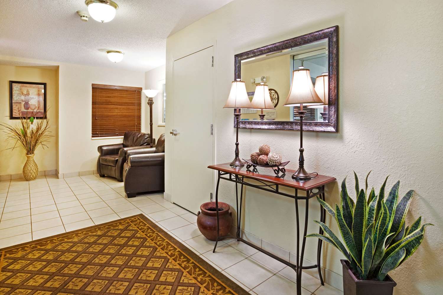 Sonesta Simply Suites Knoxville 13/17