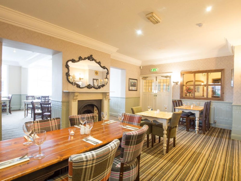 The Devil S Punchbowl Hotel 50/66