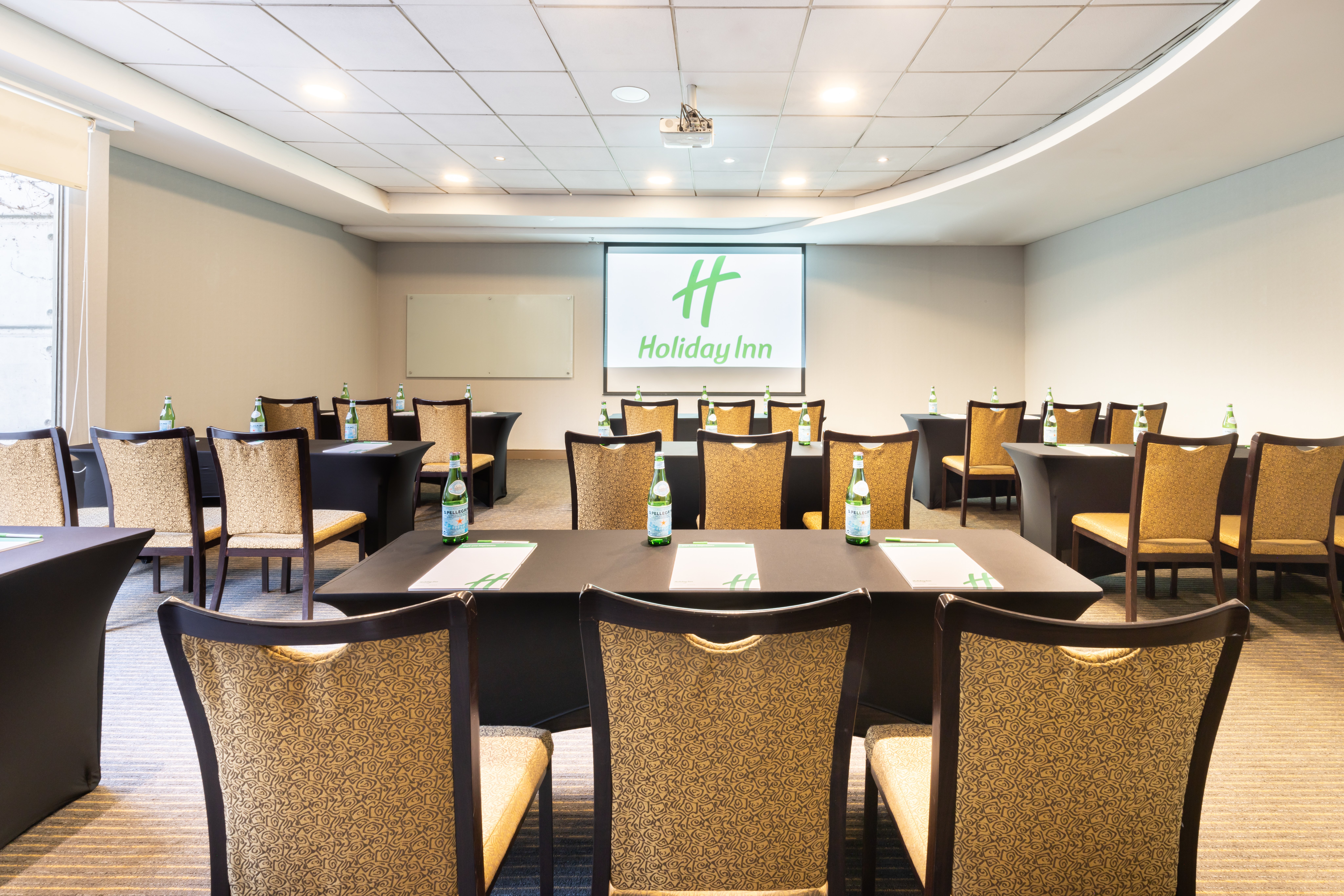 Holiday Inn Santiago Airport 65/75