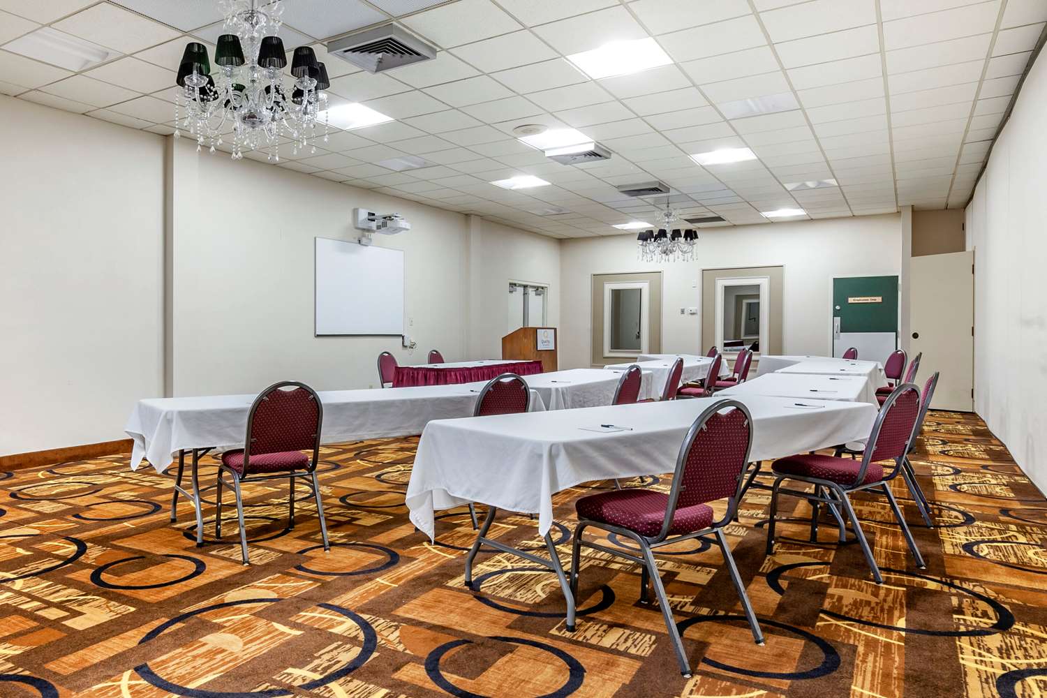 Quality Inn & Suites Escanaba North 21/24