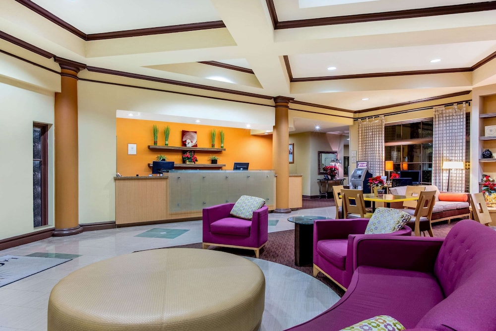 La Quinta Inn Suites Raleigh Crabtree 13/49