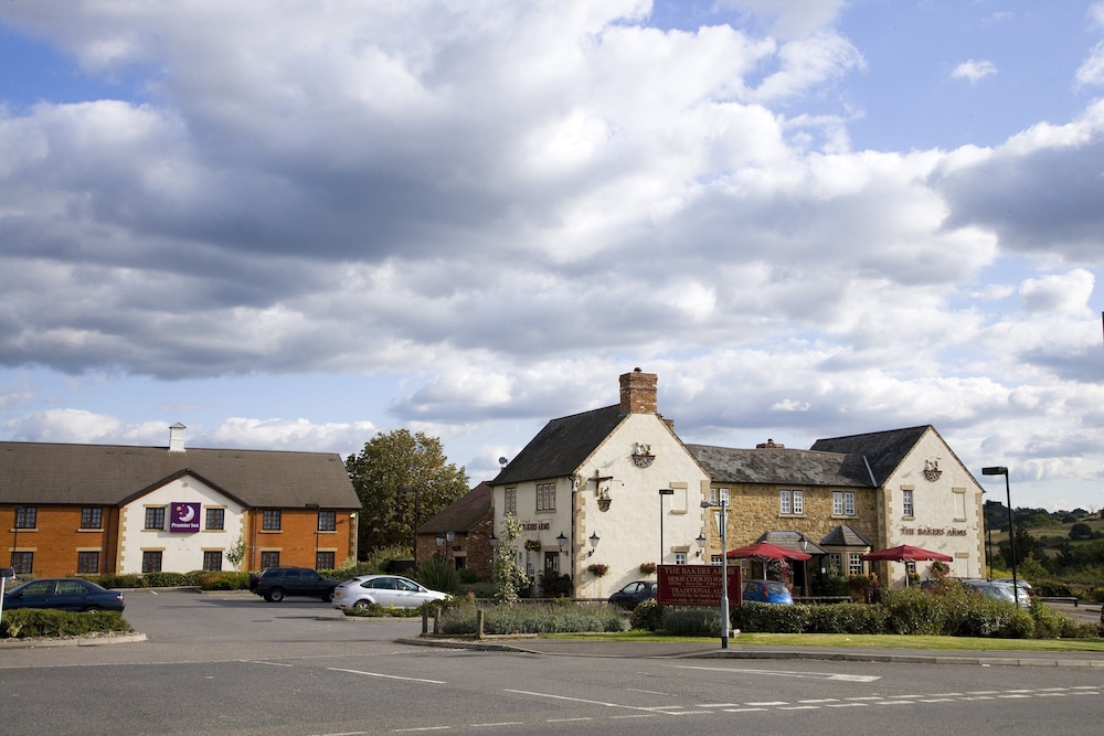 Premier Inn Waltham Abbey 52/54