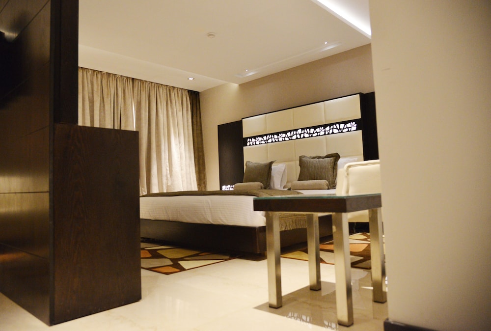 Lobby at Samarons, Ariana