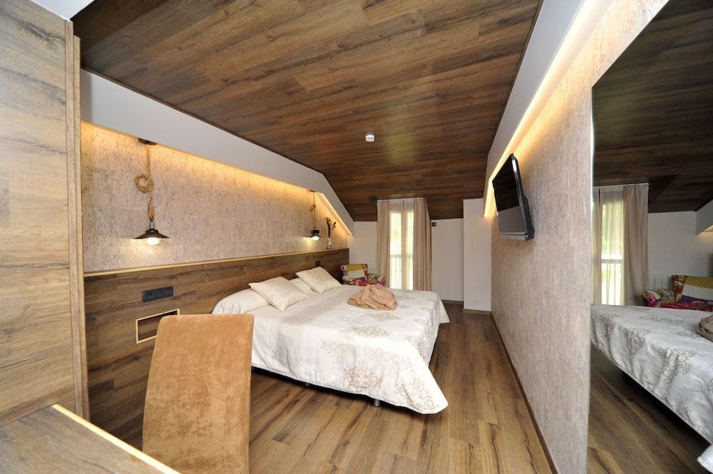 Hotel Vall d'Aneu 40/63
