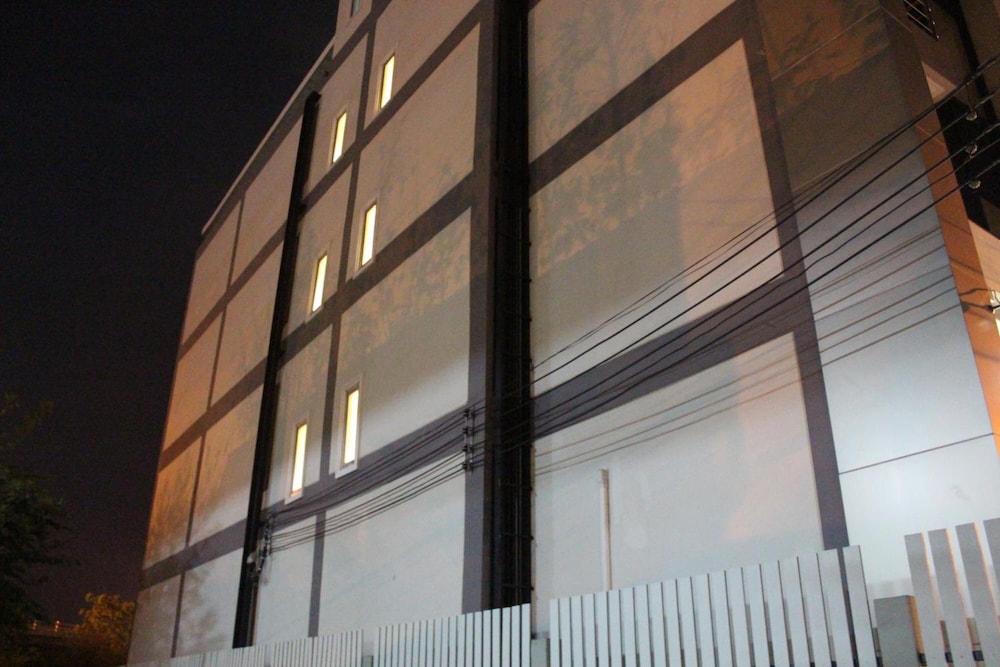 Triton Place photo3