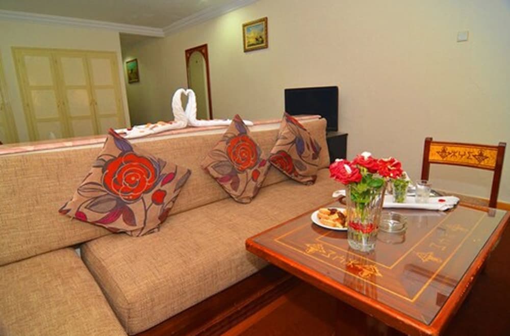 Omega Hotel 7/46