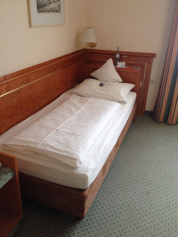 Hotel Niedersaechsischer Hof 25/75