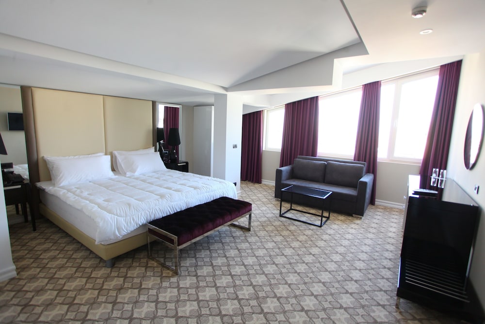 Senator Hotel 11/50