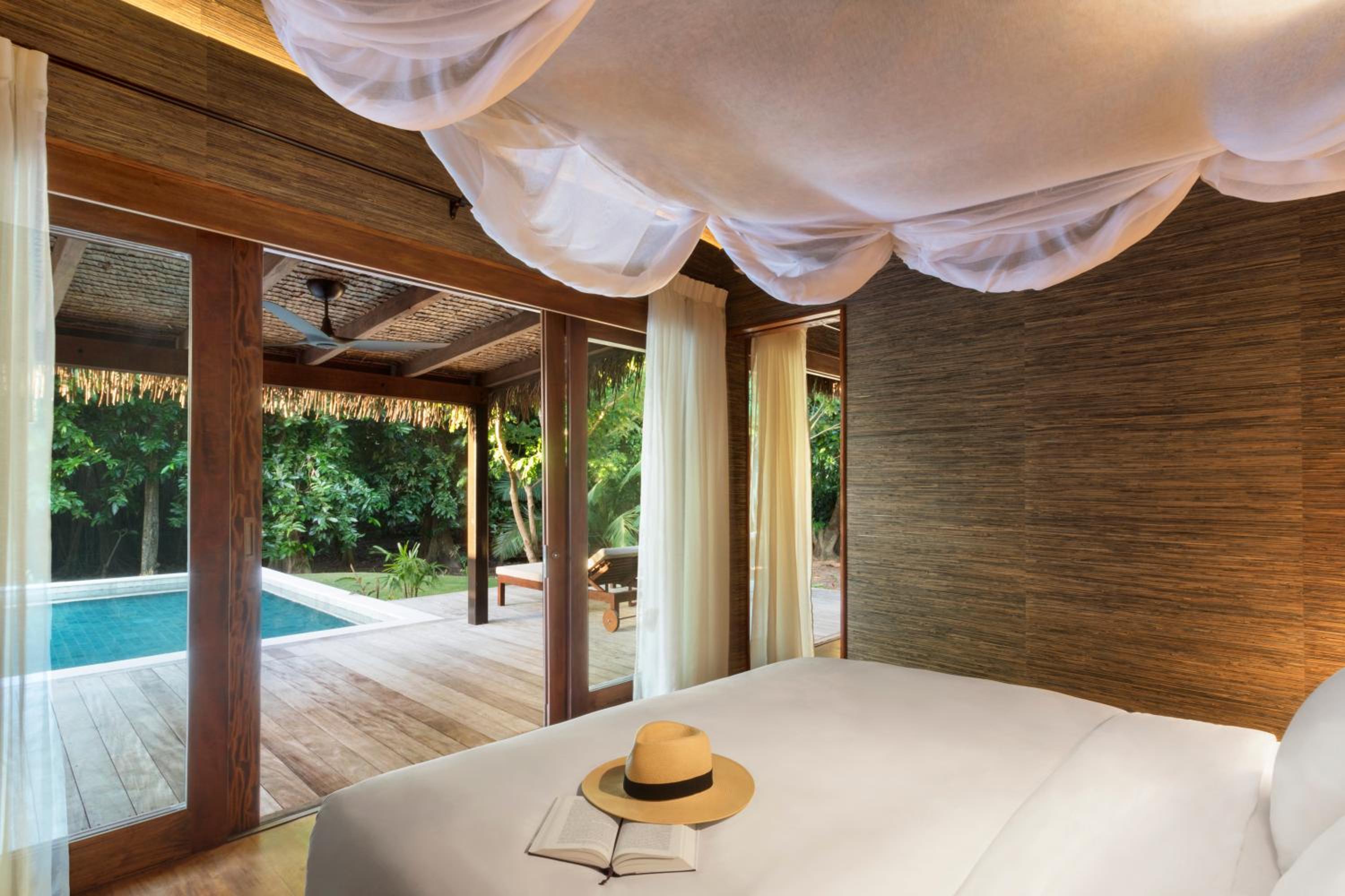 Hideaway, Pool, Suite, King Bed, Sofa