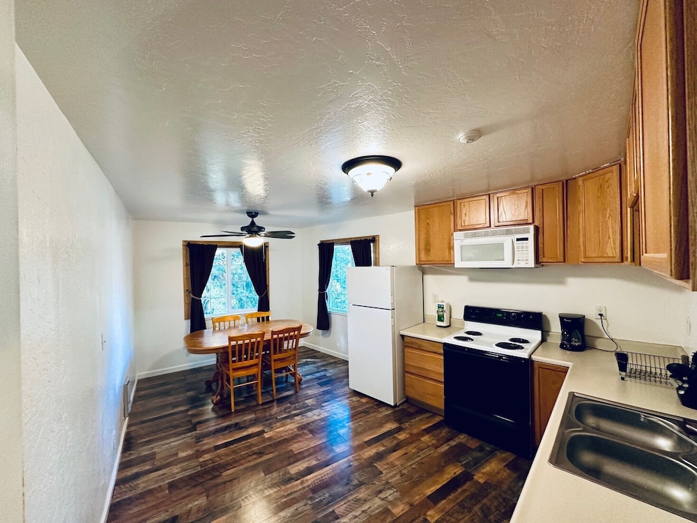 Shasta Inn 37/46
