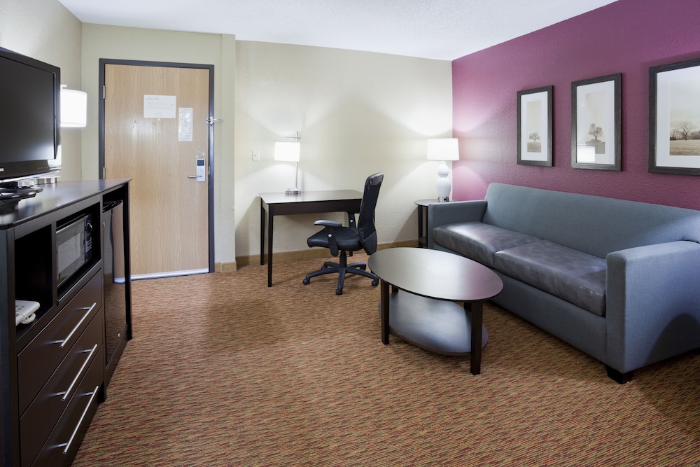 AmericInn by Wyndham Osceola 21/33