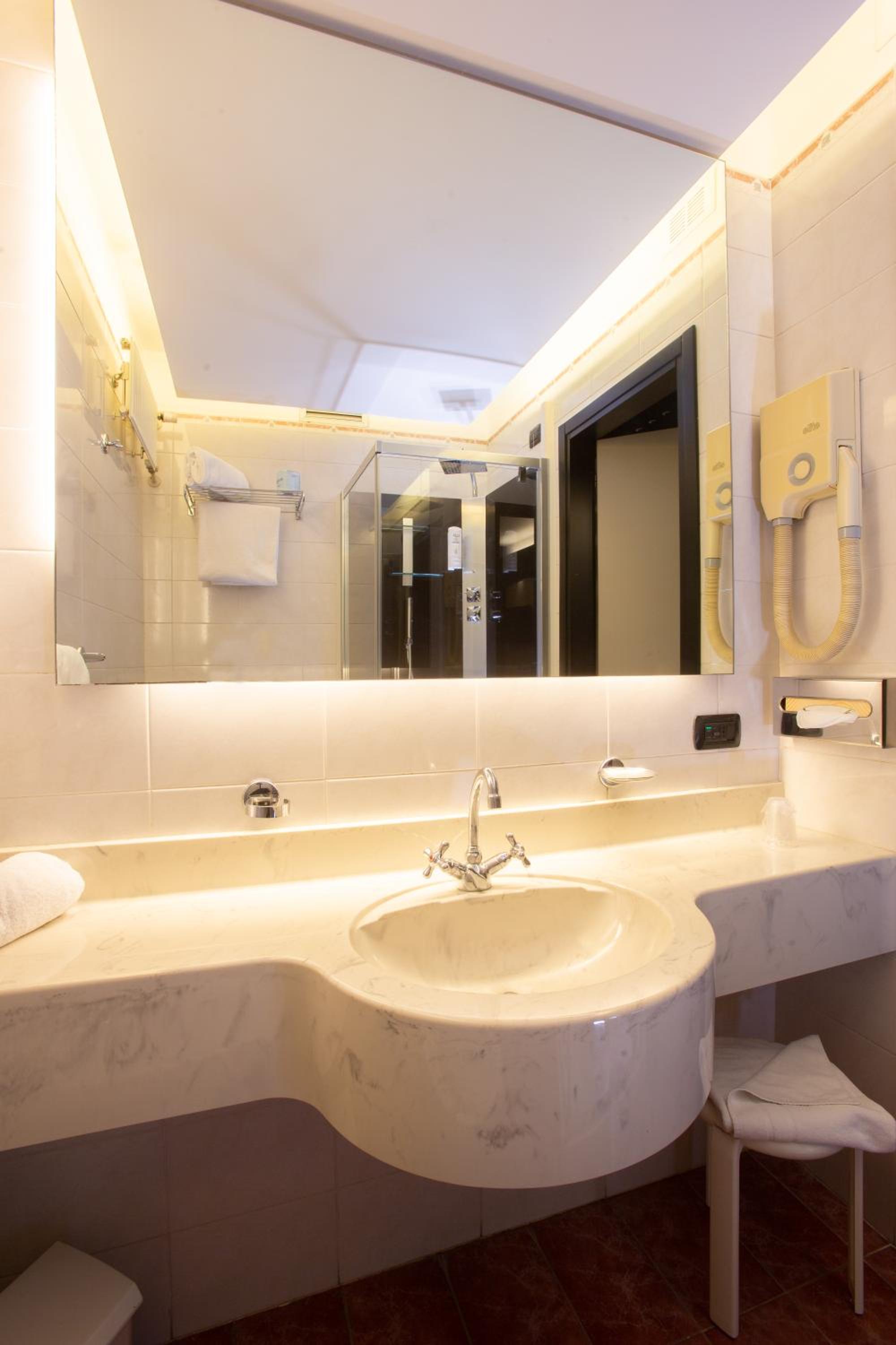 Room, Twin Beds, Hotel Pineta 5/9