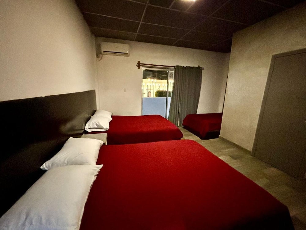 Hotel Miramar 7/41