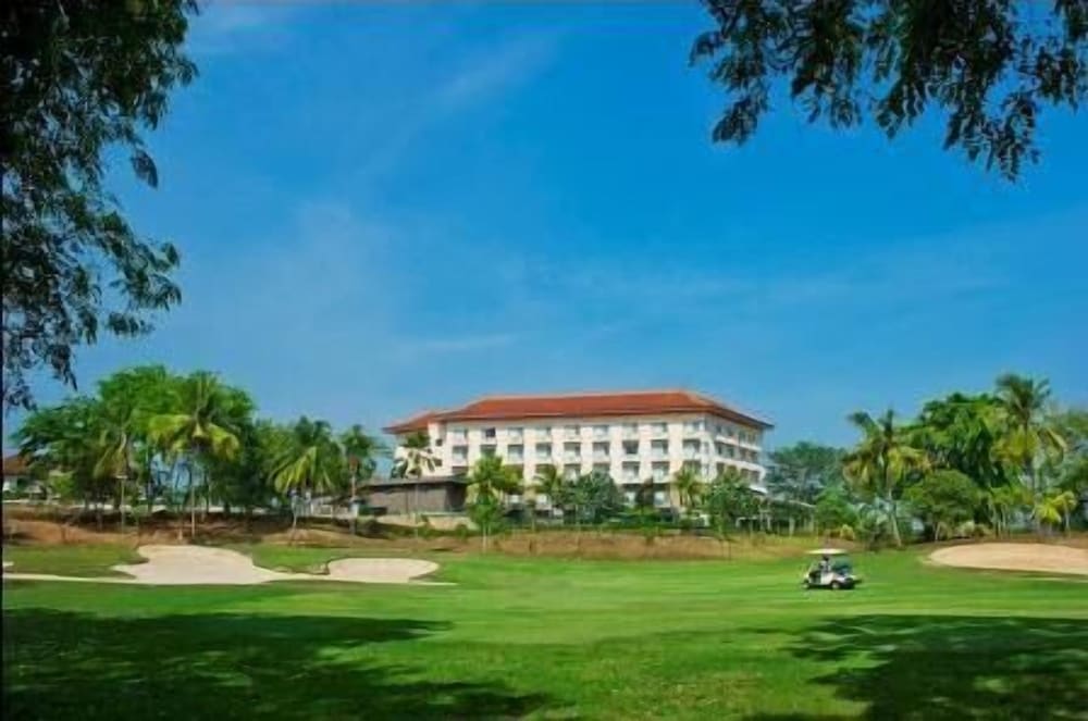 Puri KIIC Golf View Hotel 5/58
