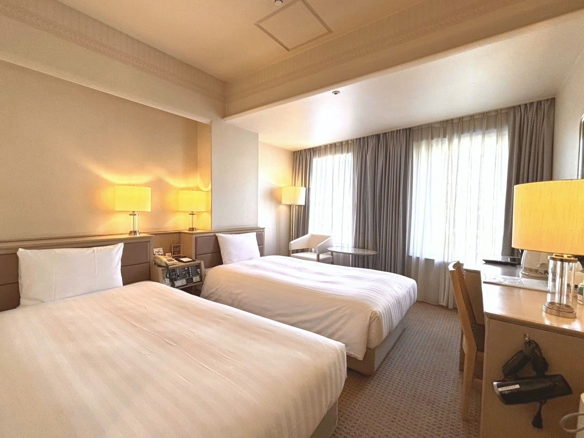 ROOM, TWIN BEDS