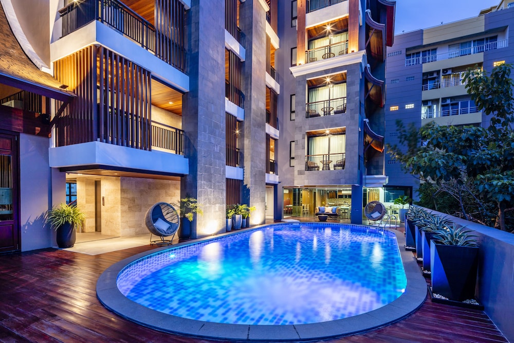 Grand Sala Thai 2/50