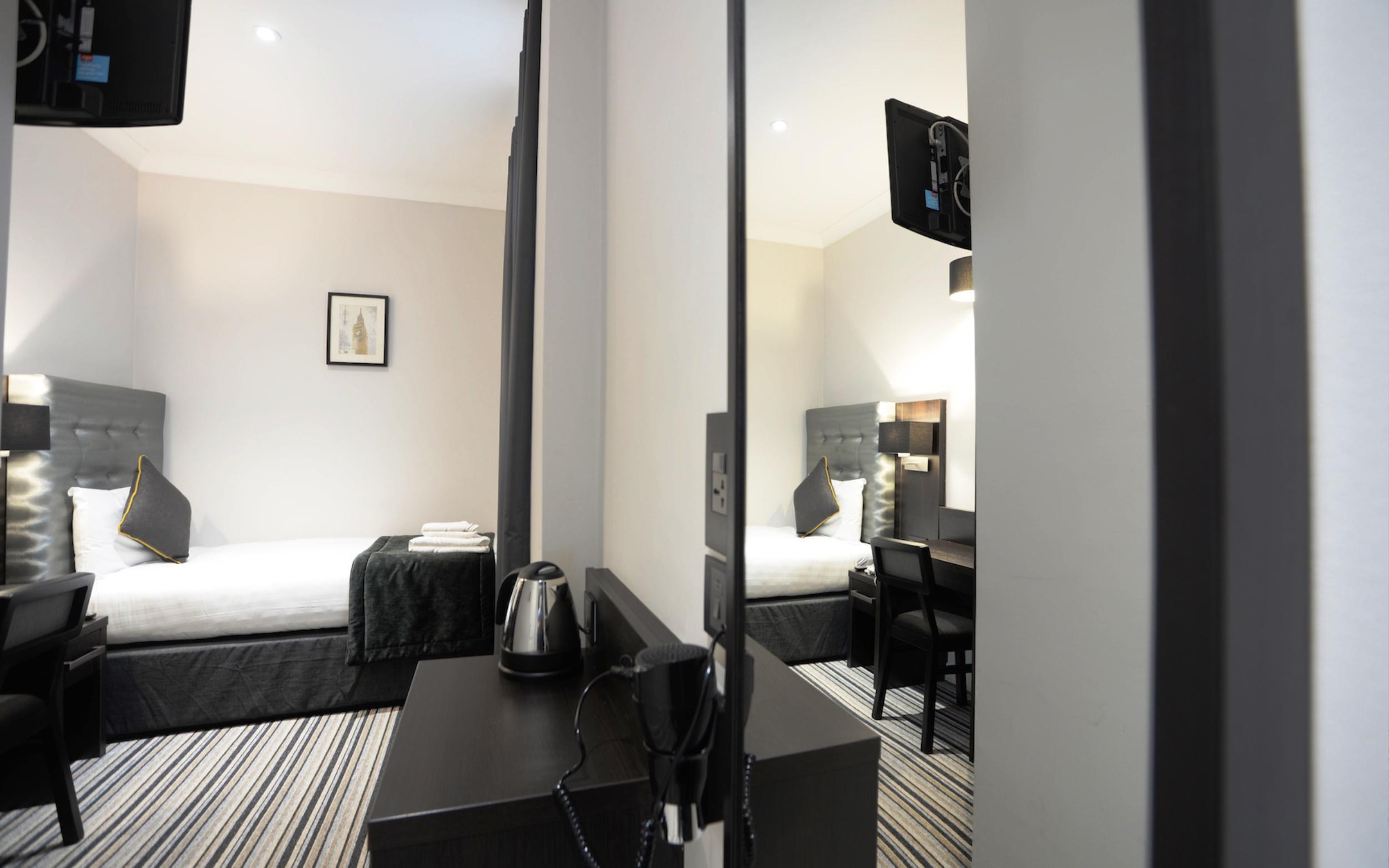 Room, Single, The 29 London 2/5