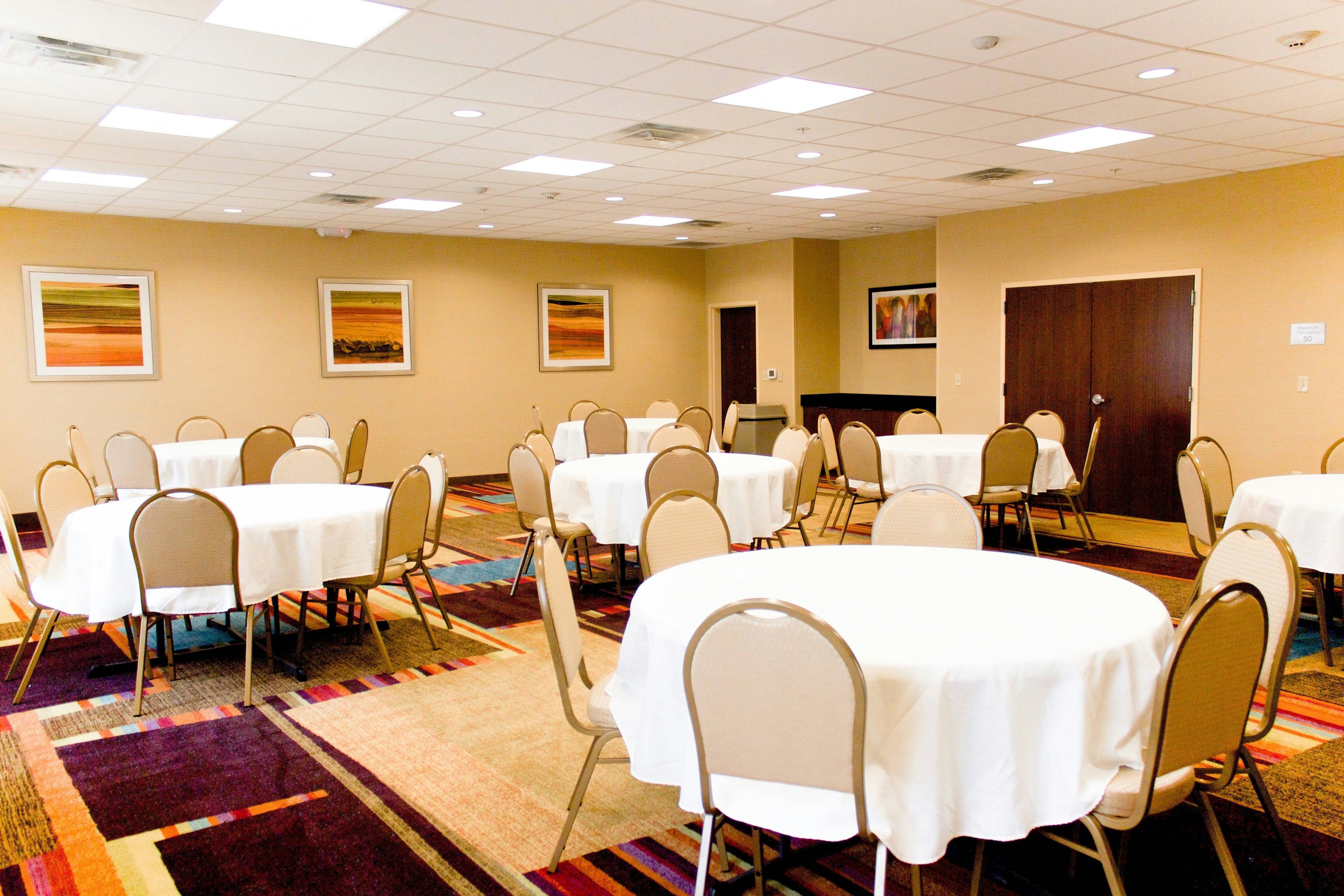 Fairfield Inn Suites Hutchinson 21/24
