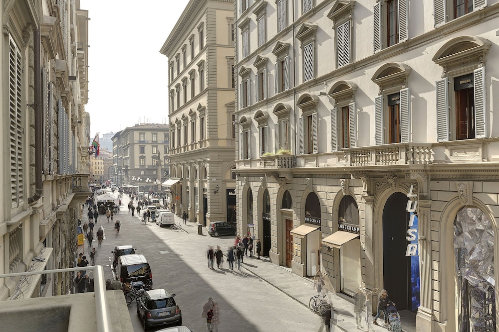 Il Salotto di Firenze 32/43