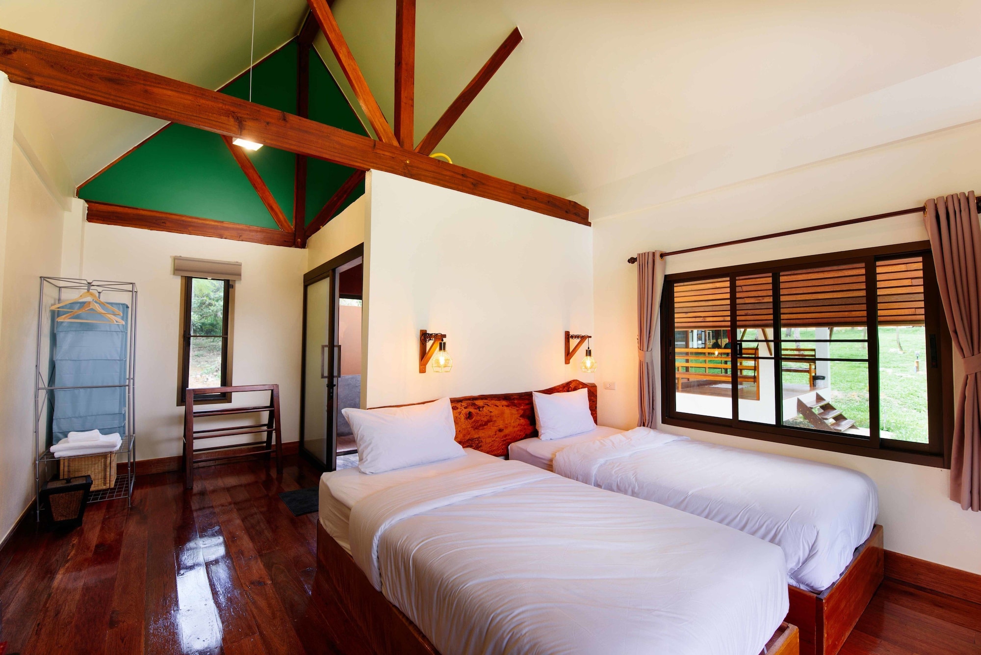 Garden, Twin Beds, with Fan