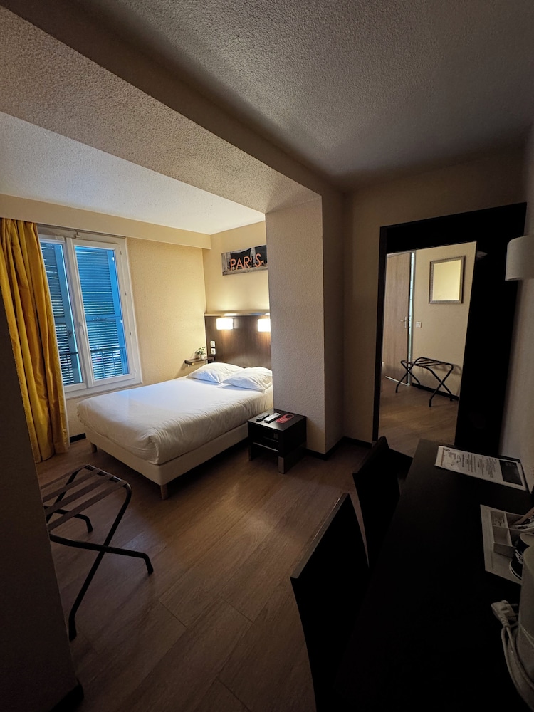 Hotel Au Petit Caporal 23/50
