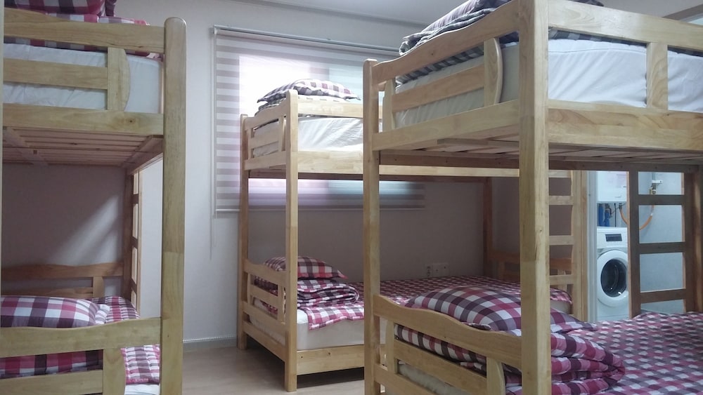 Jiin Hostel & Guesthouse 7/23