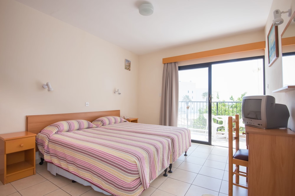 Kkaras Hotel 27/68