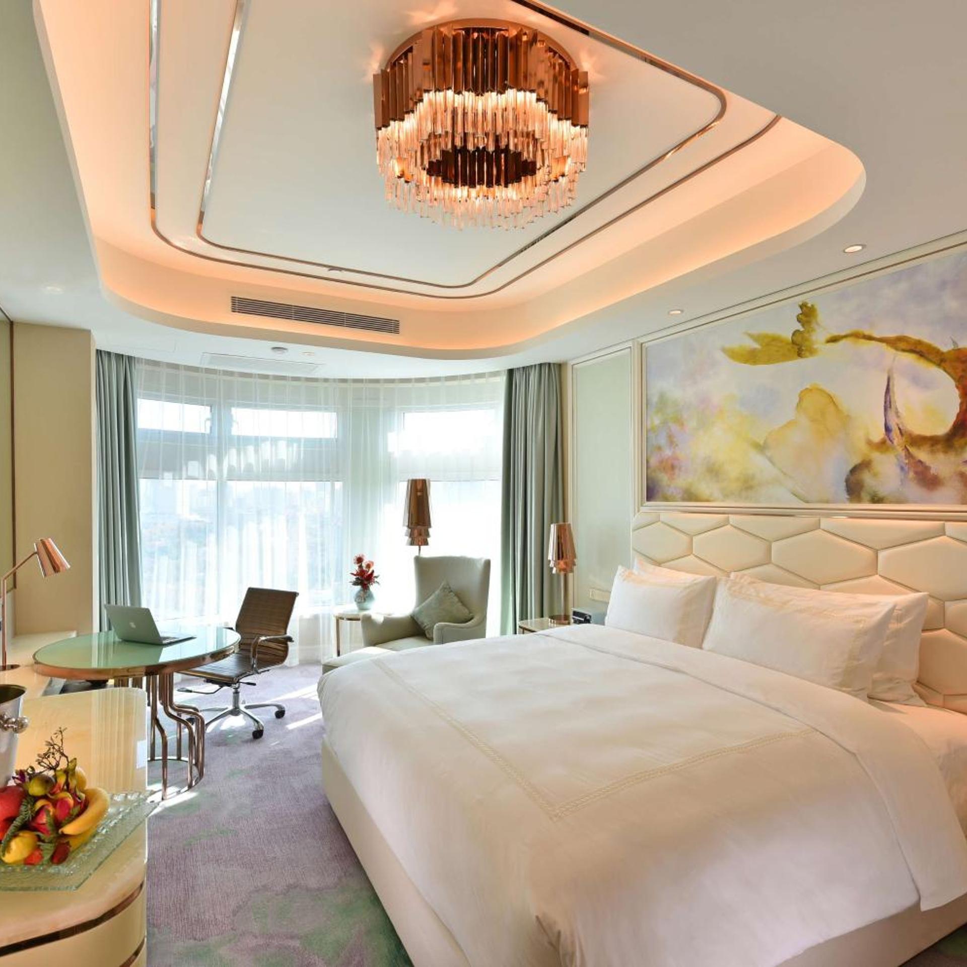 Collection, Executive, Suite
