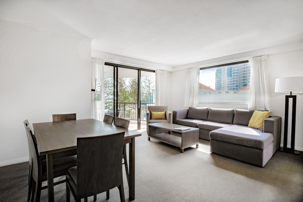 Mantra Coolangatta Beach 43/63