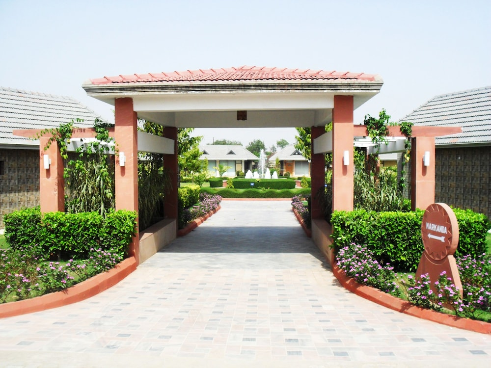 Shri Radha Brij Vasundhara Resort & Spa - Goverdhan 25/30