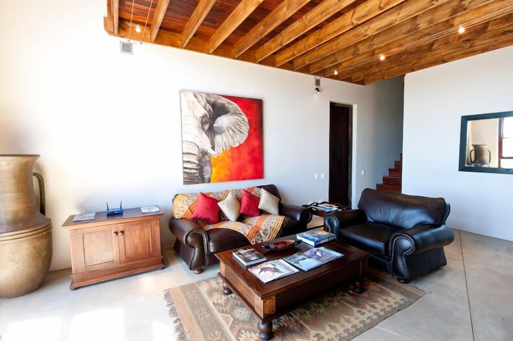 Tamodi Lodge and Stables 36/50