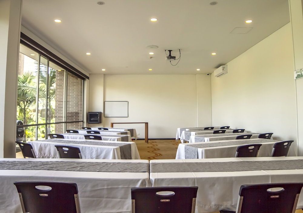 Mg Hotels Suites 44/52