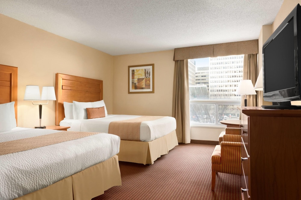 Comfort, 2 Queen Beds