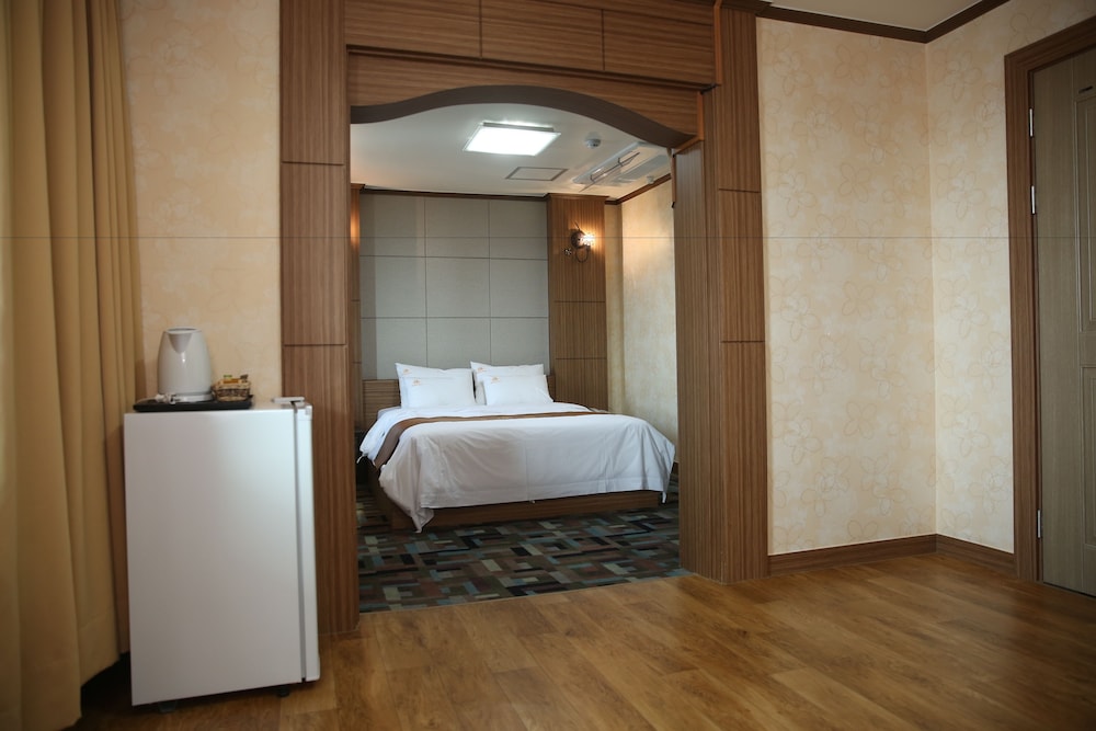 Uljin Grand Hotel 16/26