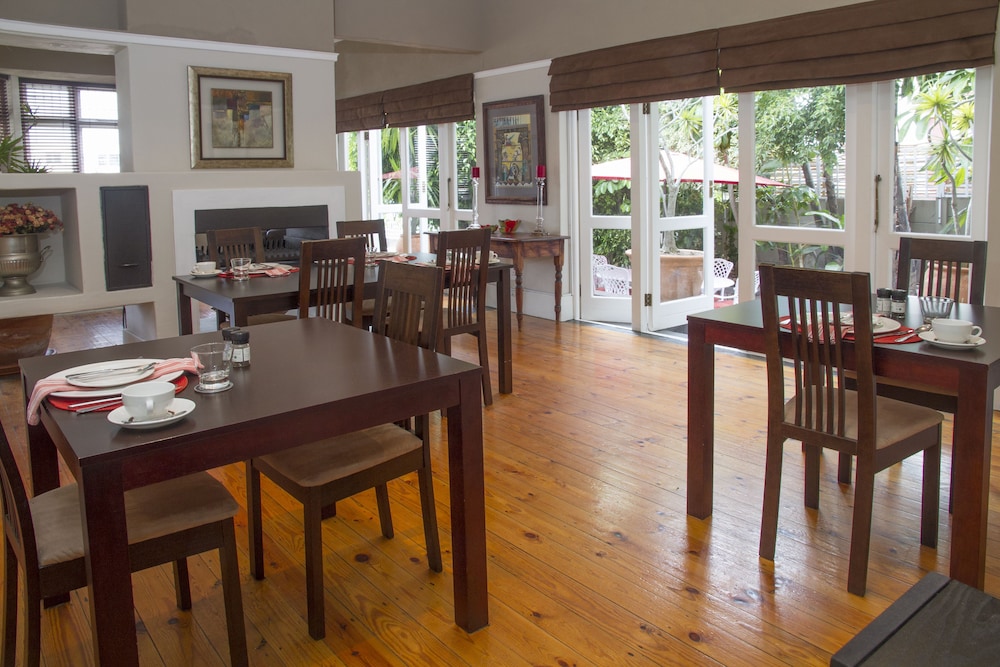 Conifer Beach House 19/35