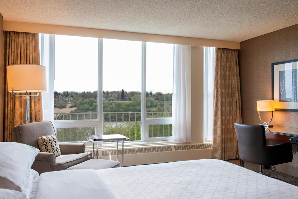 Sheraton Cavalier Saskatoon Hotel 56/83