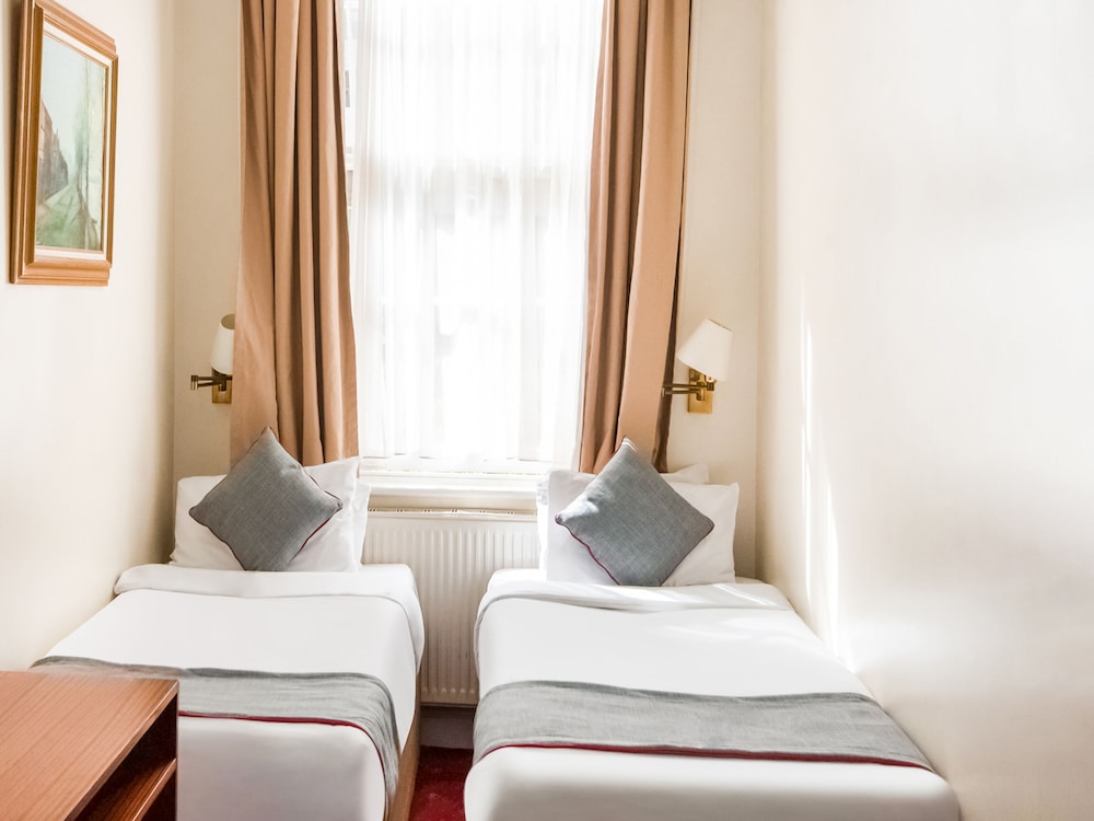 St Georges Hotel Pimlico 35/48