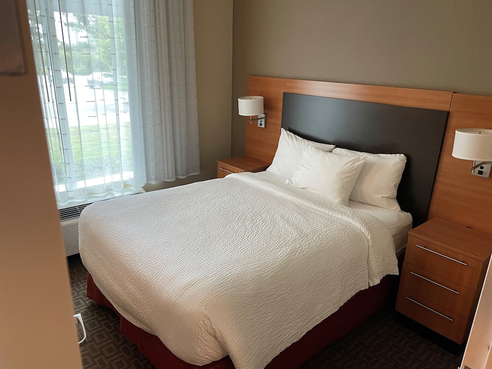 TownePlace Suites Orlando at Flamingo Crossings Town Center/Western Entrance 19/69