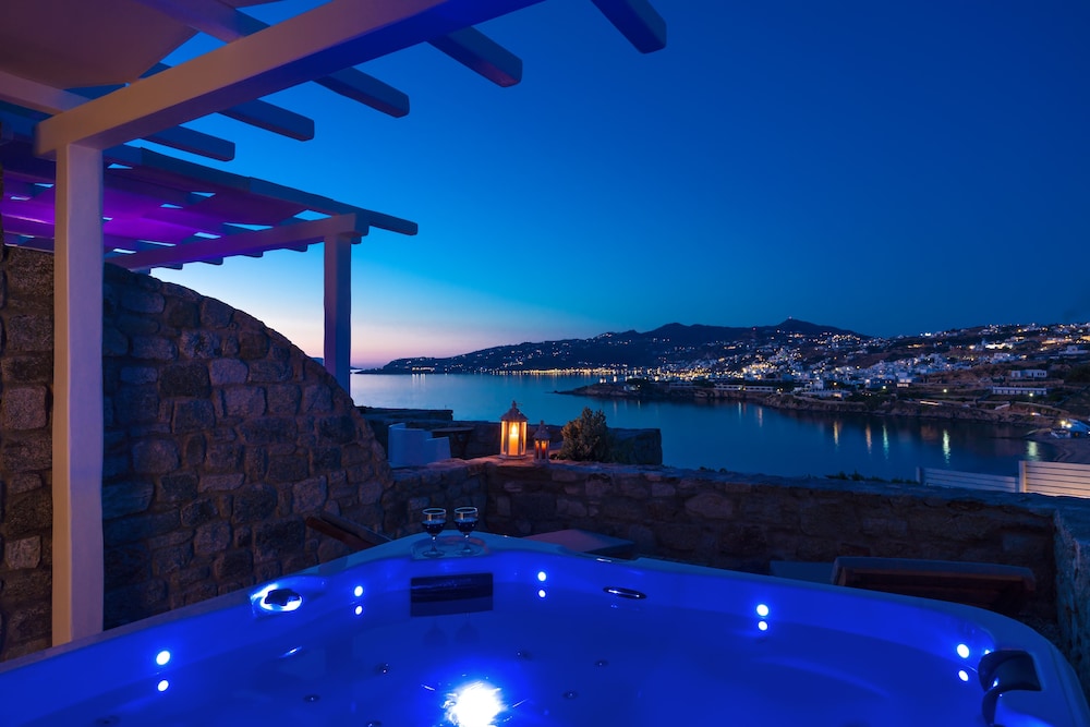 CAPE MYKONOS 37/61