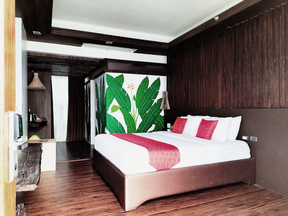 DELUXE, QUEEN BED