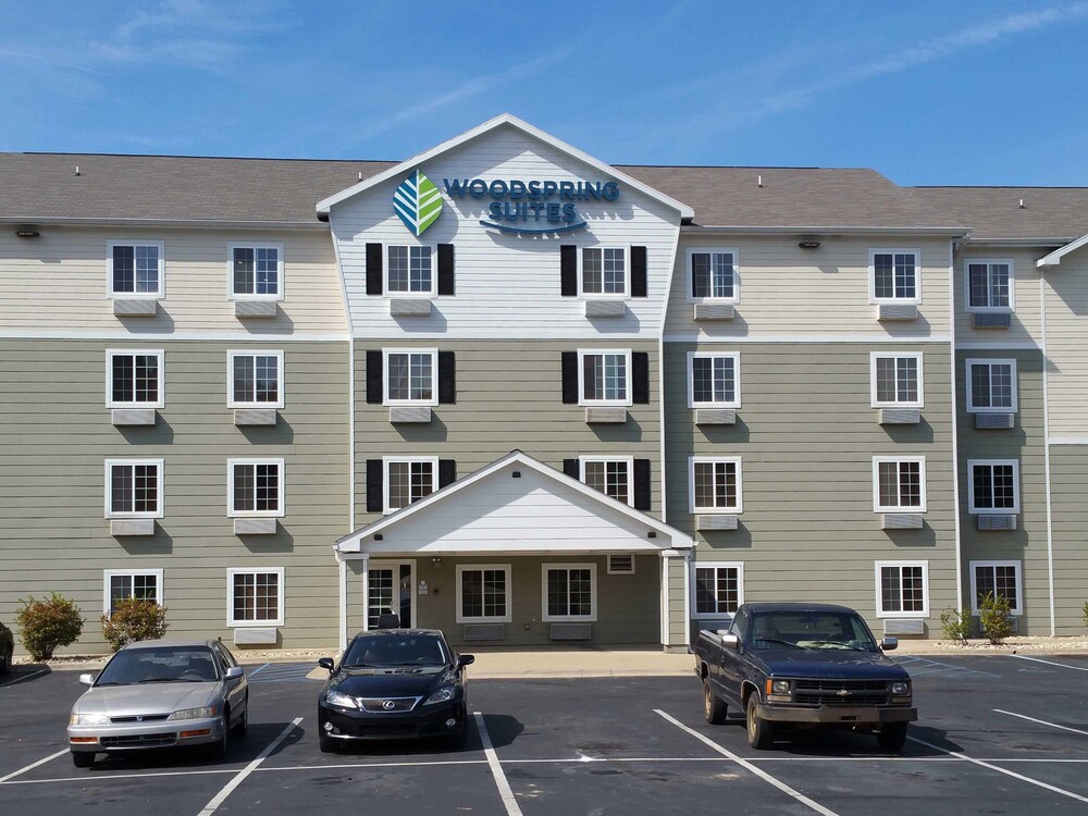 WoodSpring Suites Louisville Southeast 26/34