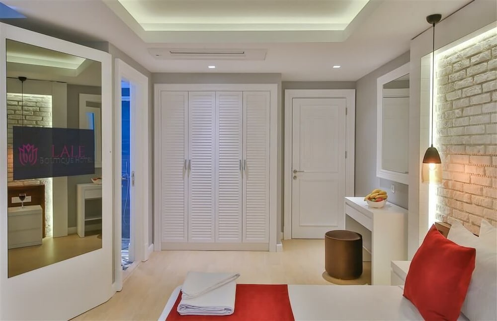 Lale Hotel 30/50